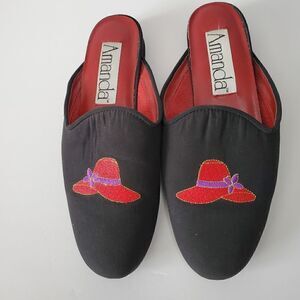 AMANDA RED HAT SOCIETY BLACK SLIP ON SLIDES WITH HAT DECORATION SIZE 7M